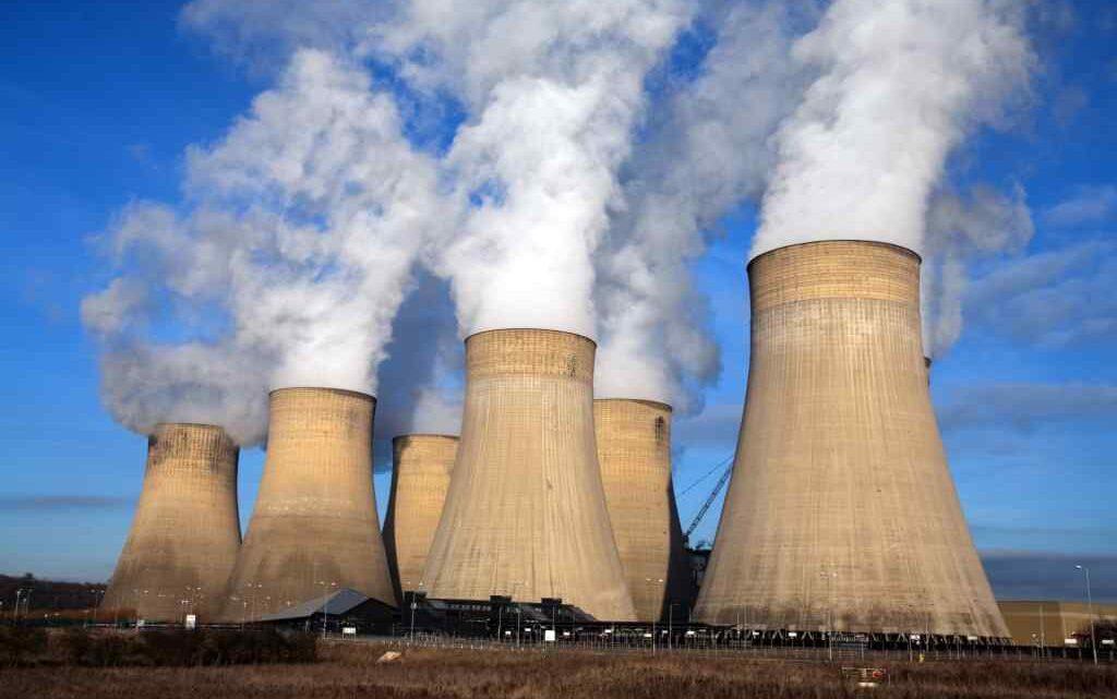Come le centrali nucleari contribuiscono al riscaldamento della biosfera. La doppia faccia del nucleare tra civile e militare