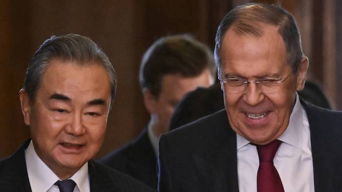 La diplomazia russo-cinese riporta la Pace laddove gli USA avevano seminato la guerra
